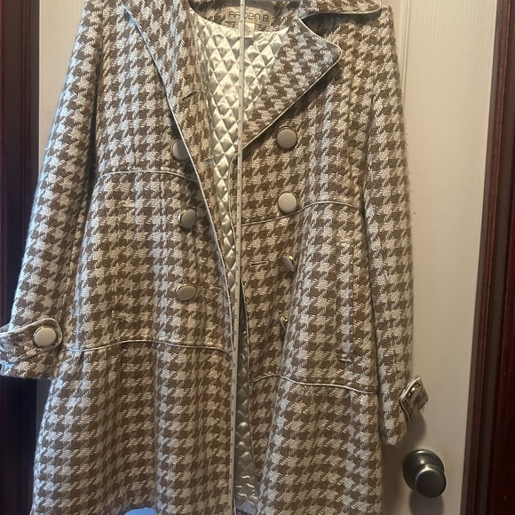 Ladies large dress winter coat. - Picture 2 of 4